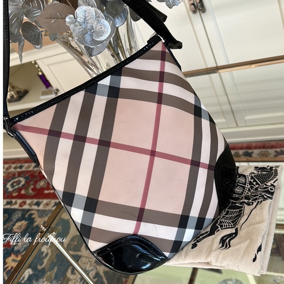 Authentic Burberry crossbody - Picture 5 of 15
